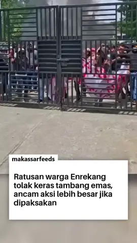 Aliansi Masyarakat Lingkar Tambang Menggelar aksi jilid II terkait penolakan rencana penambangan emas di wilayah Kecamatan cendana dan Kecamatan Enrekang, Kabupaten Enrekang, Sulawesi Selatan, Senin (01/12/2025). Aksi ini digelar oleh ratusan warga dari kalangan lansia sampai ke tingkat pemuda mahasiswa sambangi kantor DPRD Kabupaten Enrekang dan kantor Bupati Enrekang dengan membentangkan spanduk tolak keras perencanaan tambang emas serta menutup akses trans nasional dengan pembakaran ban. Sul selaku jendral lapangan menyampaikan bahwa, Aktivitas penambangan emas yang ingin memaksakan kehendak untuk beroperasi yang jelas-jelas mendapat penolakan keras dari masyarakat sekitar yang potensi menimbulkan ancaman multidimensi terhadap keberlanjutan lingkungan, keselamatan warga, dan stabilitas sosial di tingkat lokal. Kawasan ini merupakan wilayah dengan karakteristik geomorfologi yang rentan, ditandai oleh kemiringan lereng yang curam, jaringan sungai kecil yang menjadi sumber air utama bagi masyarakat, serta tanah pertanian yang menopang ketahanan pangan warga sekitar akan terancam jika tambang emas CV Hadap Karya Mandiri memaksakan beroperasi. “Kami tentu kecewa sebagai warga ketika pemerintah daerah dan legislatif tidak mendukung perjuangan penolakan masyarakat terkait rencana tambang emas , karna dampak yang ditimbulkan menjadi ketakutan masyarakat kedepan dan masyarakat sudah dengan tegas menolak dan tidak ada negosiasi lagi “ ucapnya saat berorasi.  Selengkapnya: [Best news] #makassarfeeds
