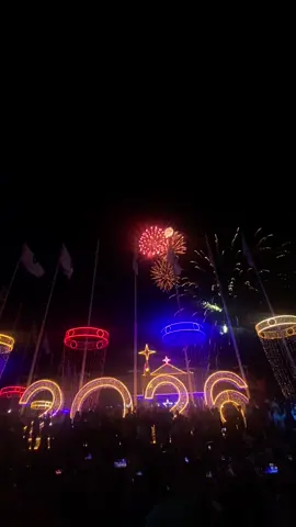 EN CIUDAD GUAYANA PUERTO ORDAZ #ENCENDIDO de la #plazanavidad #cvg  LES SUBO ESTE VIDEO PARA LOS QUE NO PUDIERON IR #nopudeir 