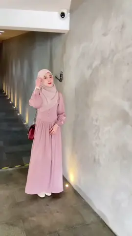 Wearing simple and elegant Mada Dress dari @cameliaamelcom #dress 