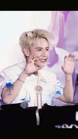 Quang Hùng MasterD Fansign Biên Hoà - Đồng Nai…zai đẹp nhà mình dễ thương, gần gũi hết mức 😽😽 #QuangHungMasterD #quanghung #masterD #fansignquanghung #bloomeverfansign Cre: pandas_hcm, votuananh_dn, mnguyettt, ivesugarforyou, ttthaonhuu