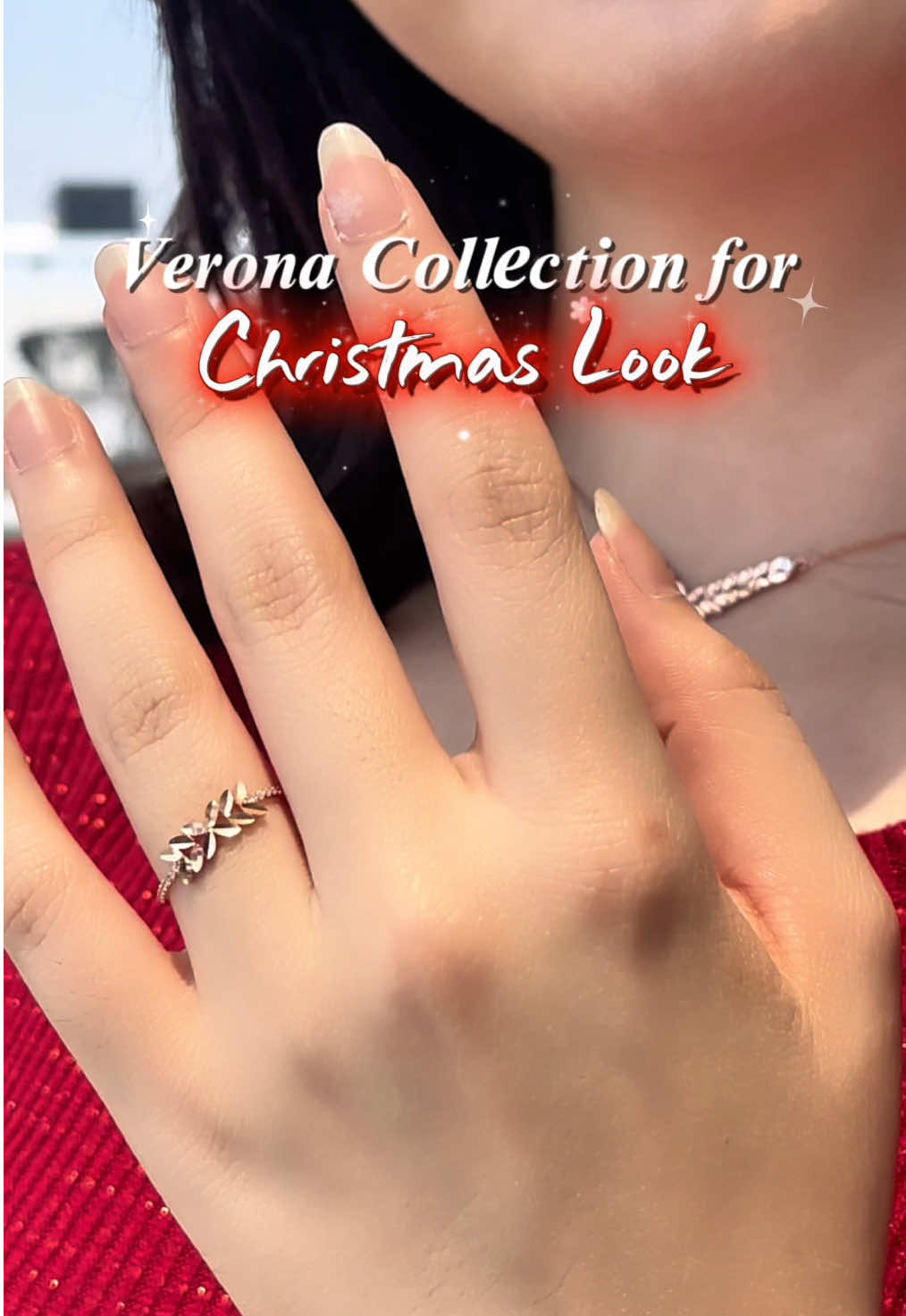 Koleksi Verona yang siap buat bikin look Natalmu makin menyala🎄✨ Cek keranjang kuningnyaa yaa! #ubsgoldlifestyle #ubsgold #goldjewelry #perhiasanemas #fyp 