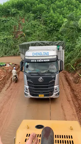 Mưa lại tội máy anh rồi 🥲😭