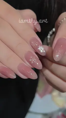 X'mas nails 🎄🤶 #iamthyart #nailvinhomeq9 #nailart #christmasnail 