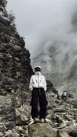 🥶🥶#mountain #pendakiindonesia #gunungindonesia #kawahcandradimuka 
