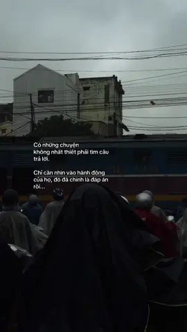 Có những chuyện không nhất thiết phải tìm câu trả lời. Chỉ cần nhìn vào hành động của họ, đó đã chính là đáp án rồi...#xuhuongtiktok #viral #tamtrang #xu #tiktok 