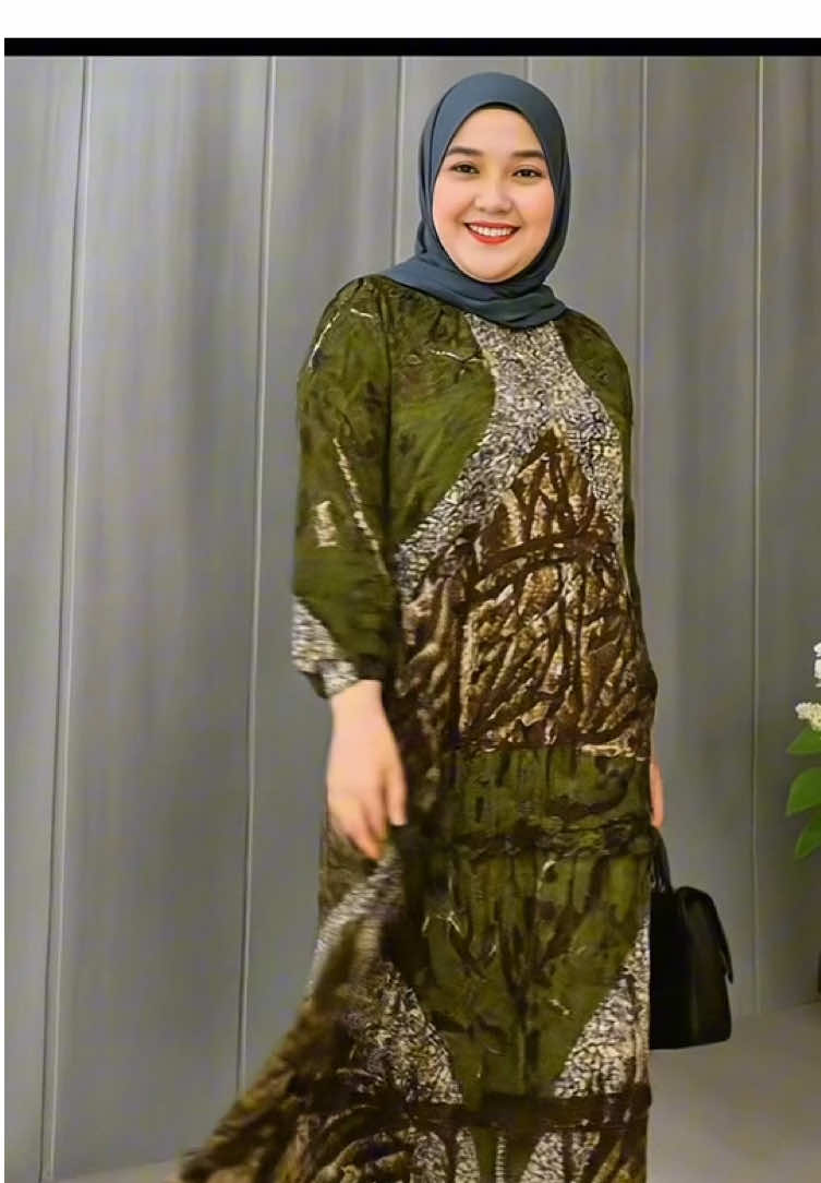 gamis cantik bahan adem nyaman dipakai harga murah sudah gratis ongkir bisa cod gass sebelum kehabisan #gamis #gamiscantik #gamismotif #gamisjumbo 