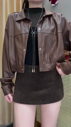 Không nghĩ em áo khoác này giá hơn hai trăm , vì chất lượng và phom dáng của em ấy phải xứng tiền triệu, săn tại link góc trái nhen mấy bà #xuhuong2025 #xuhuong #xuhuongtiktok 