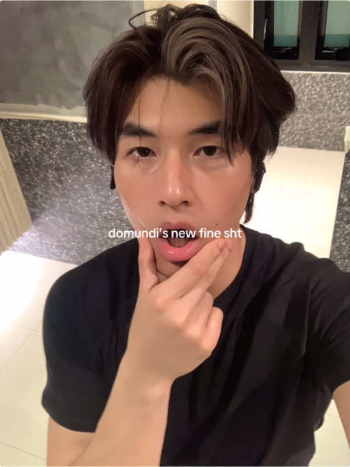 domundi really bagged this super fine man @phuphaap #phuphasrp #dmdgen5 #domunditv #domundiboys #dmd 