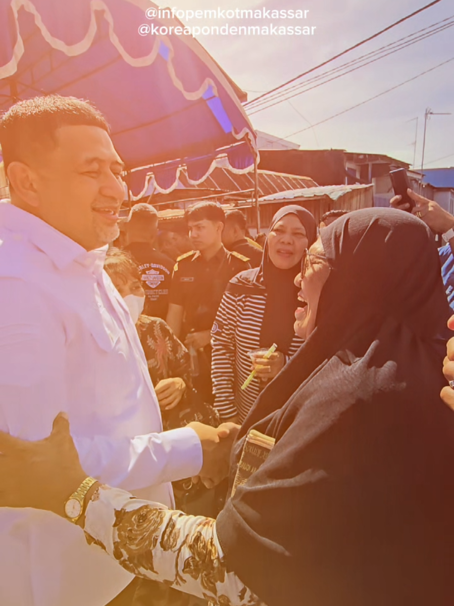 Forum Komunikasi Pimpinan Daerah (Forkopimda) Kota Makassar melihat langsung proses pemilihan RT/RW. Wali Kota Makassar Munafri Arifuddin dan Wawali Aliyah Mustika melihat 5 Kecamatan. Ia bersama Kapolrestabes, Dandim, Kajari dan Sekda nampak menyapa langsung sejumlah warga. @korespondenmakassar 