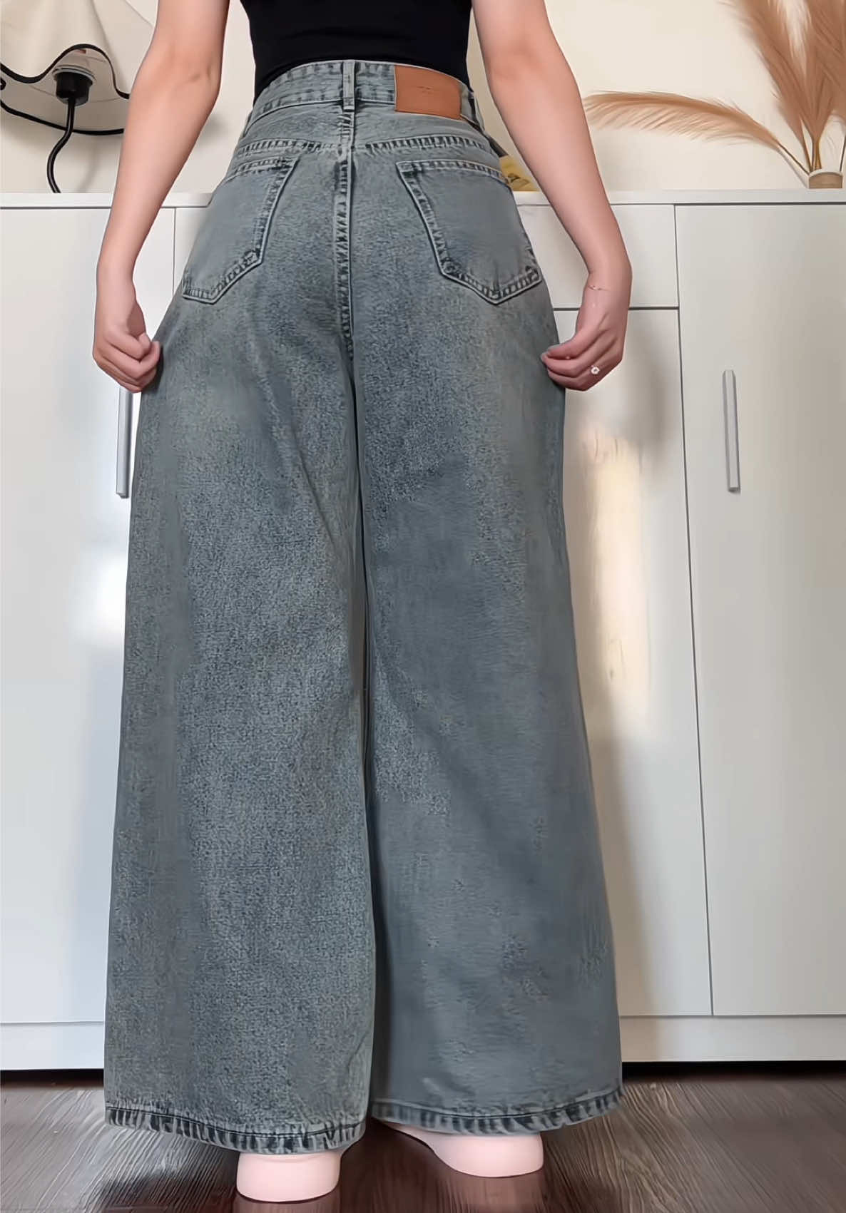 Jean suông ống rộng dễ mix đồ lắm #thoitrangnu #quanjeannu #quanjean #lannchii00 