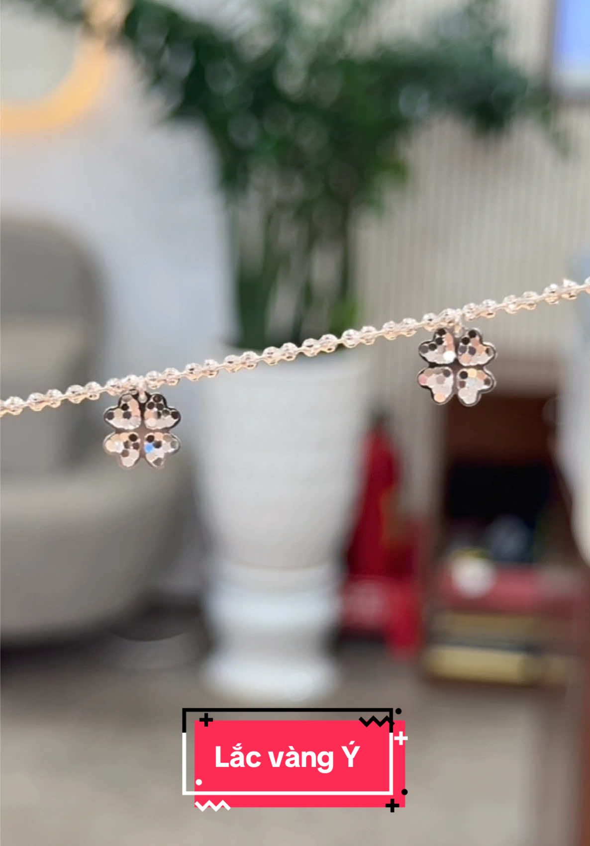 Lắc vàng Ý mới cỏ 4 lá lấp lánh lắm ạ 🍀🍀🍀 #viral #fyp #pnj #pnjductrong #lactay 