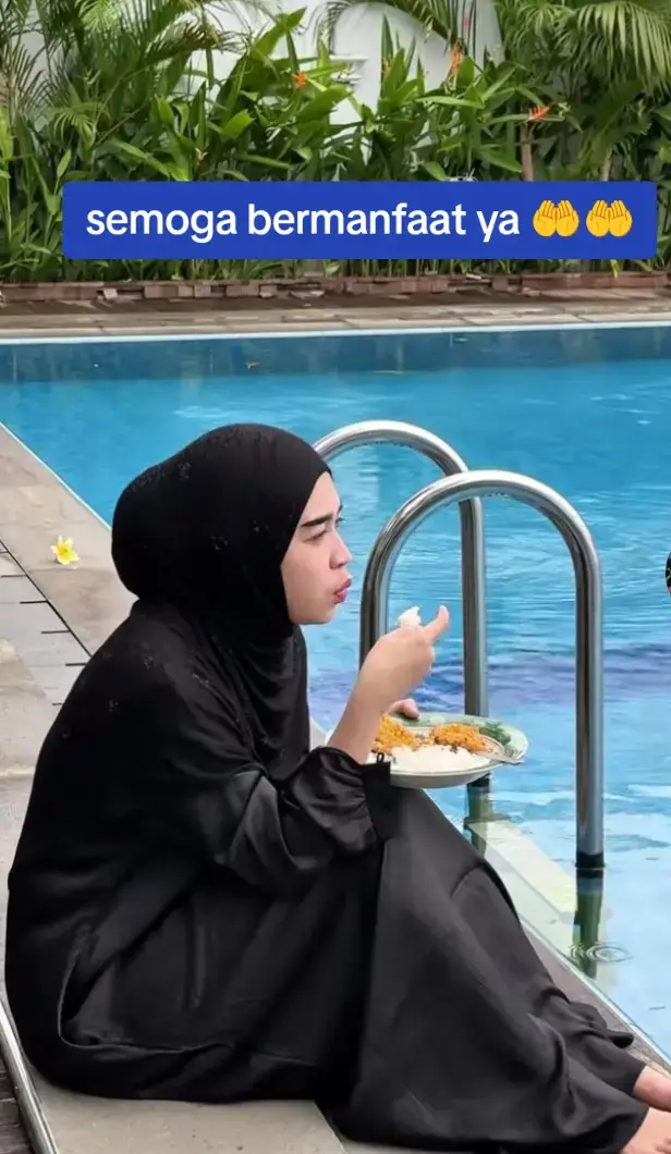 *Menerapkan sifat sabar* Hidup yang tenang adalah impian banyak orang, dan meskipun setiap individu mempunyai cara dan pandangan tersendiri tentang ketenangan, ada beberapa prinsip atau kunci yang dapat membantu mencapai hidup yang lebih tenang. Berikut adalah beberapa kunci utama dalam mencapai ketenangan hidup: 1.Mendekatkan Diri Kepada Allah Bagi umat Islam, mendekatkan diri kepada Allah adalah sumber utama ketenangan hati. Dalam Surah Ar-Ra'd, ayat 28, Allah berfirman: 