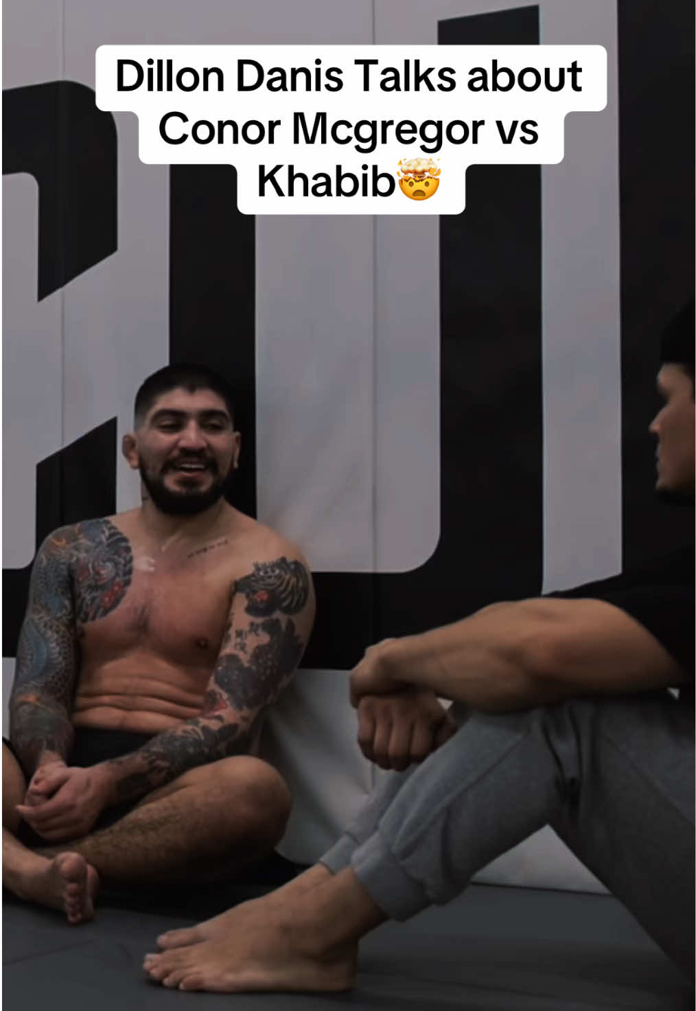 Conor Mcgregor vs Khabib!!👀 #UFC #conormcgregor #khabib #viral #caroftiktok 