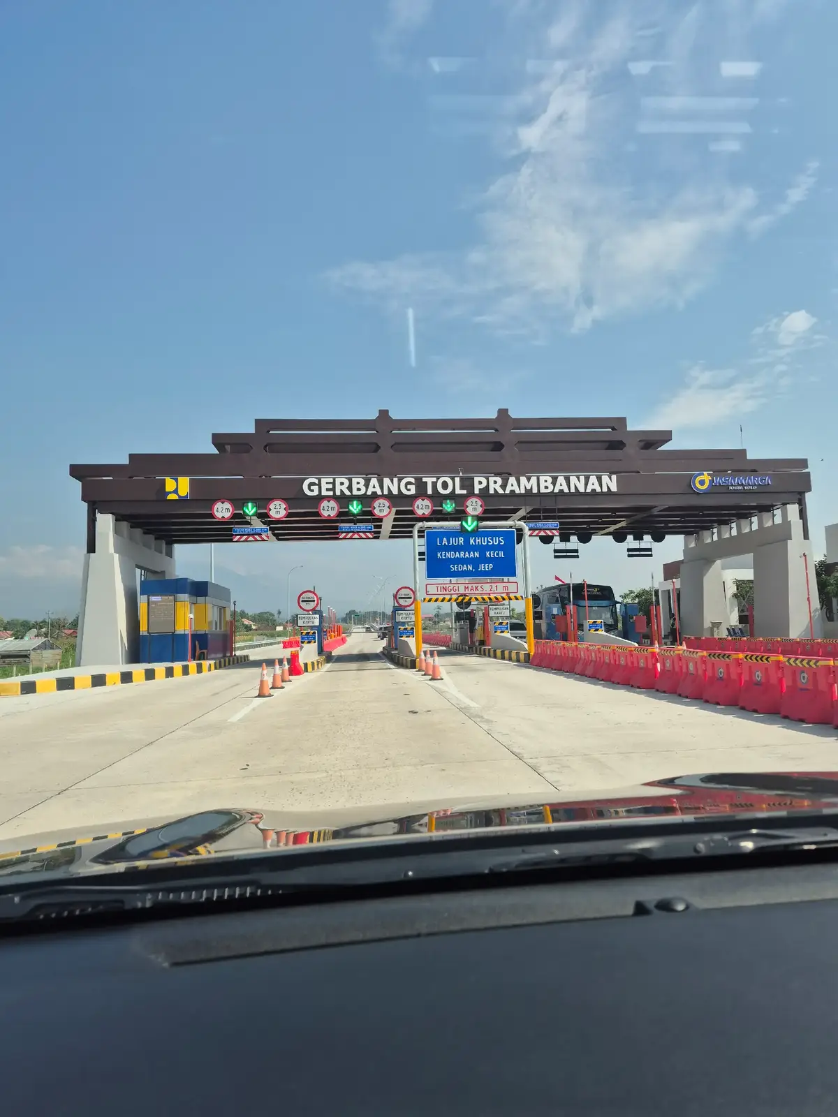 Pemalang - Semarang #sewamobiljogja #isptransportjogja #sewamobilyogyakarta #zenix 