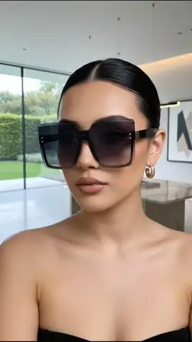 Óculos de sol feminino. #modafeminina #praia #oculos 