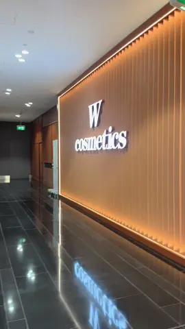 It’s timeee 🎄 @W cosmetics #adventcalendar #christmascountdown #sisterduties 