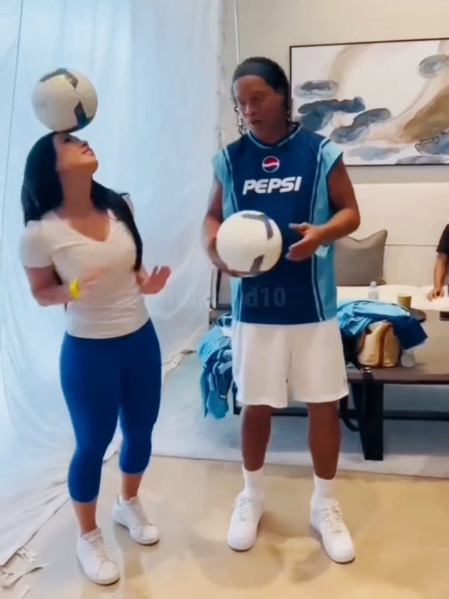 #ronaldinho #fotbooll⚽️🔥 #explore #tik_tok #عشاق_كرة_القدم_لا_ينتهي💛💚 