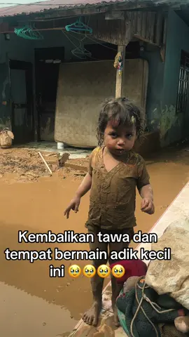 Dimana lagi tempat bermain adik kecil kami ini 🥹🥹#sibolgataptengbanjir#banjir #fyp 