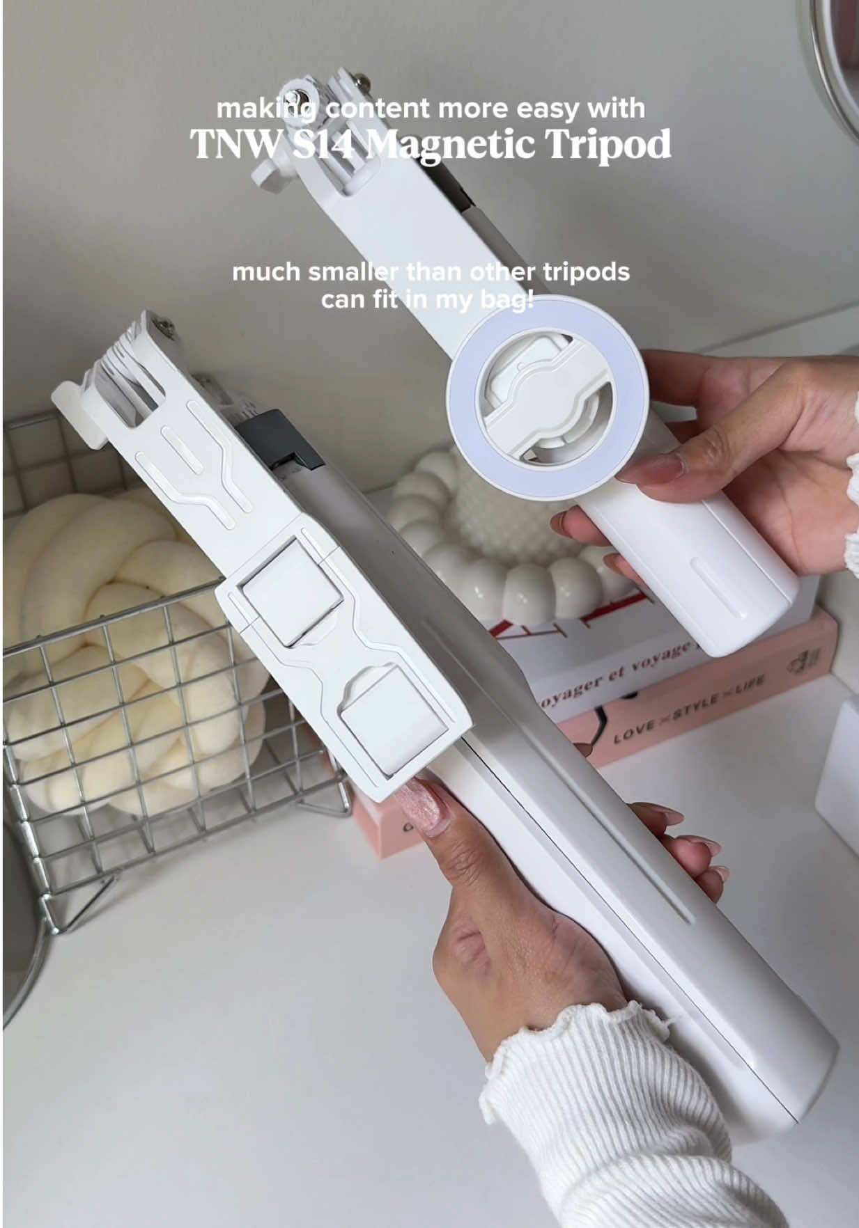 taking videos more easy with this tnw magnetic tripod! #tnwsp14 #tripod #phoneholder #tnwtripod #magnetictripod 