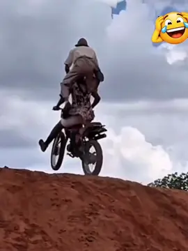 Tranh thủ chứ qua trễ hết 🍺 ông cố ơi 🤣🤣🤣 #viral #xuhuong #anhbaruouchuoi #longtieng #ilovetiktok 