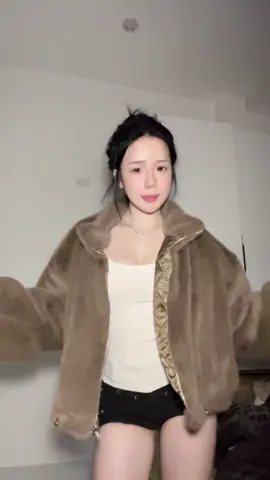 dù sao thì vẫn ph mặc đồ xinh trc đã @nhibuivan.store 