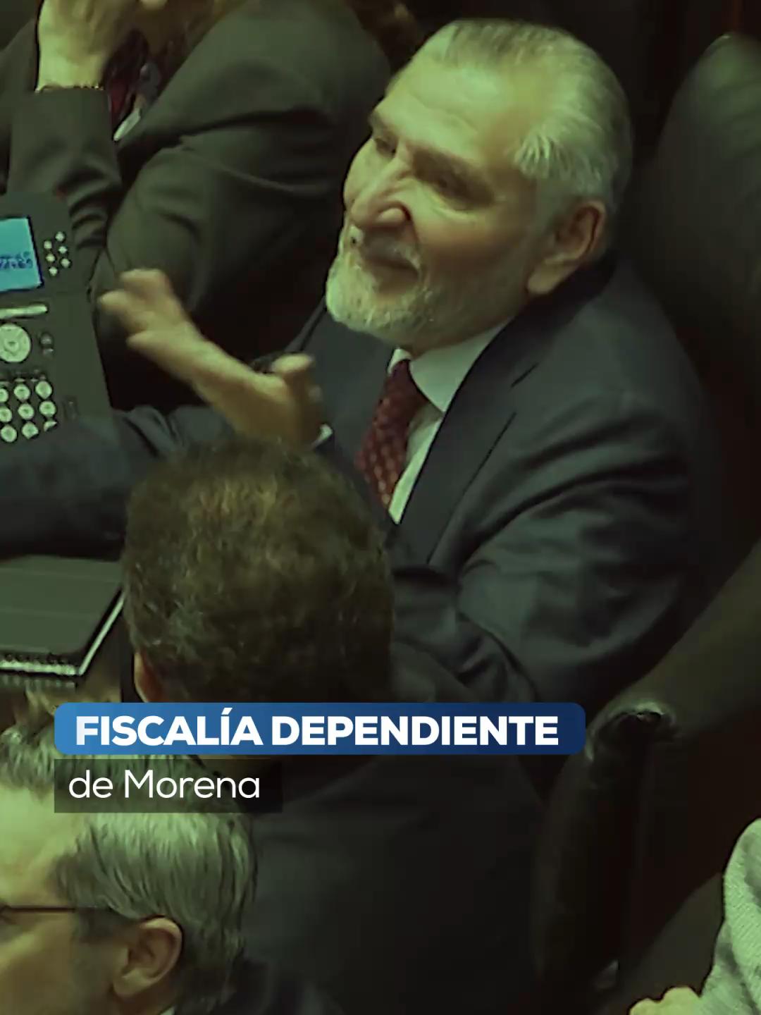 La Operación Barredora no bastó... A toda velocidad, Morena impulsó una convocatoria en la que casi solo aparecieron nombres afines. La Jucopo avaló 10 perfiles, pero en el pleno saltó uno: el jurista Alfredo Barrera, eliminado al instante y sustituido por un cercano a Adán Augusto. Con 88 votos de Morena y aliados, la lista quedó lista para que la Presidenta elija una terna. Entre los nombres: Ernestina Godoy, Hamlet Almaguer, Luis Pérez Acha, Luz María Zarza y más. El reloj corre: el Senado quiere sacar el nombramiento antes del jueves por la mañana. @irvingpinedar nos cuenta en #Hechos  #AztecaNoticias #Noticias #Informacion #LoUltimo #UltimasNoticias #Viral #ParaTi #FIA #TikTokMeHizoVer #tiktokinforma #LoDescubriEnTikTok #Mexico