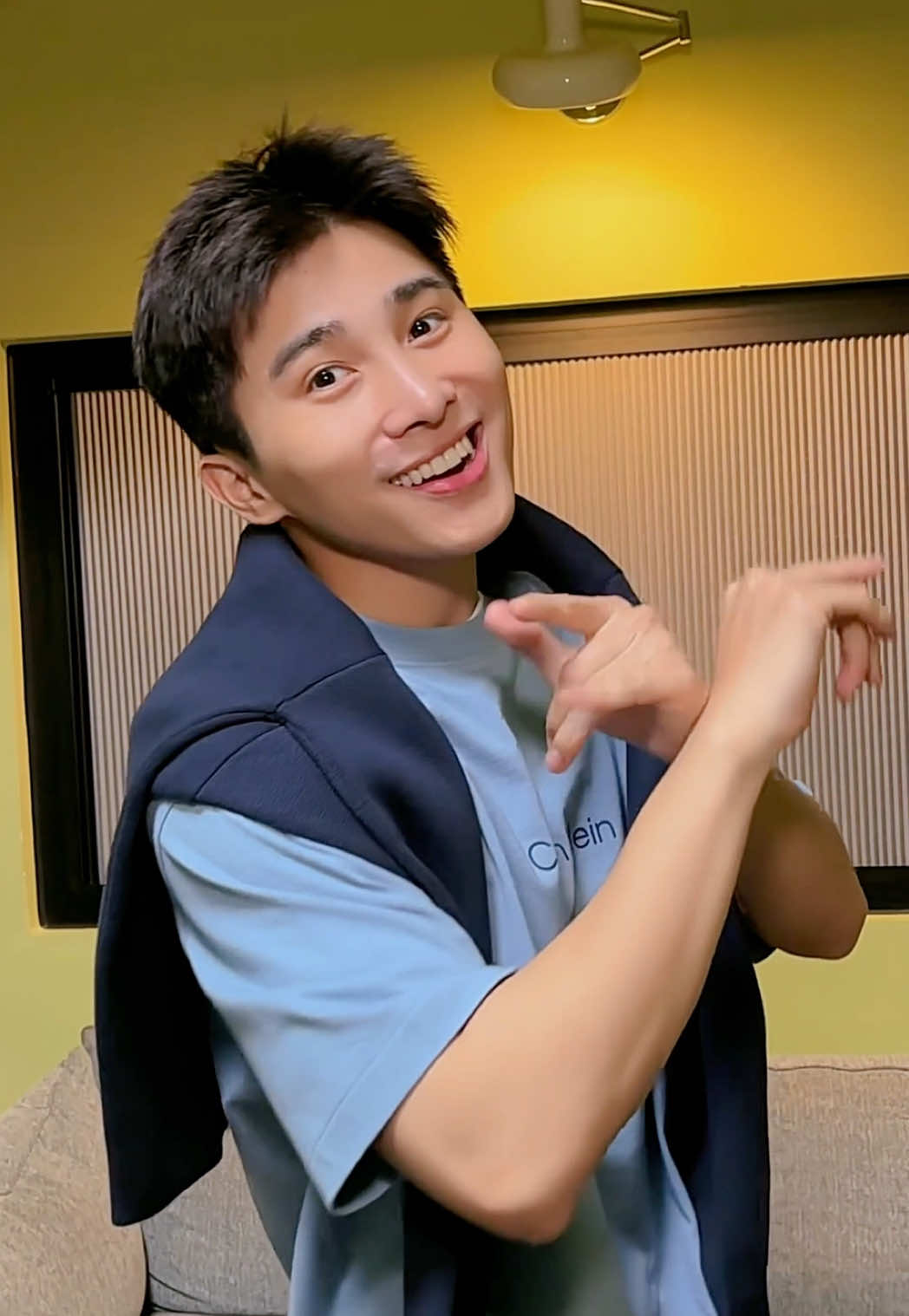 Do you have your Calvins on? Cùng chờ đón những bất ngờ hoành tráng tại Calvin Klein Saigon Centre vào 9/12 với Sơn.K nhé! @Calvin Klein @ACFC Online  #CalvinKlein #mycalvins #SonK #AnhTraiSonK 