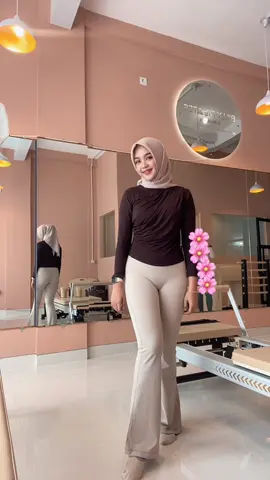 pilates outfit🎀  #pilates #pilatesreformer #pilatessurabaya #pilateslovers  #outfitpilates 