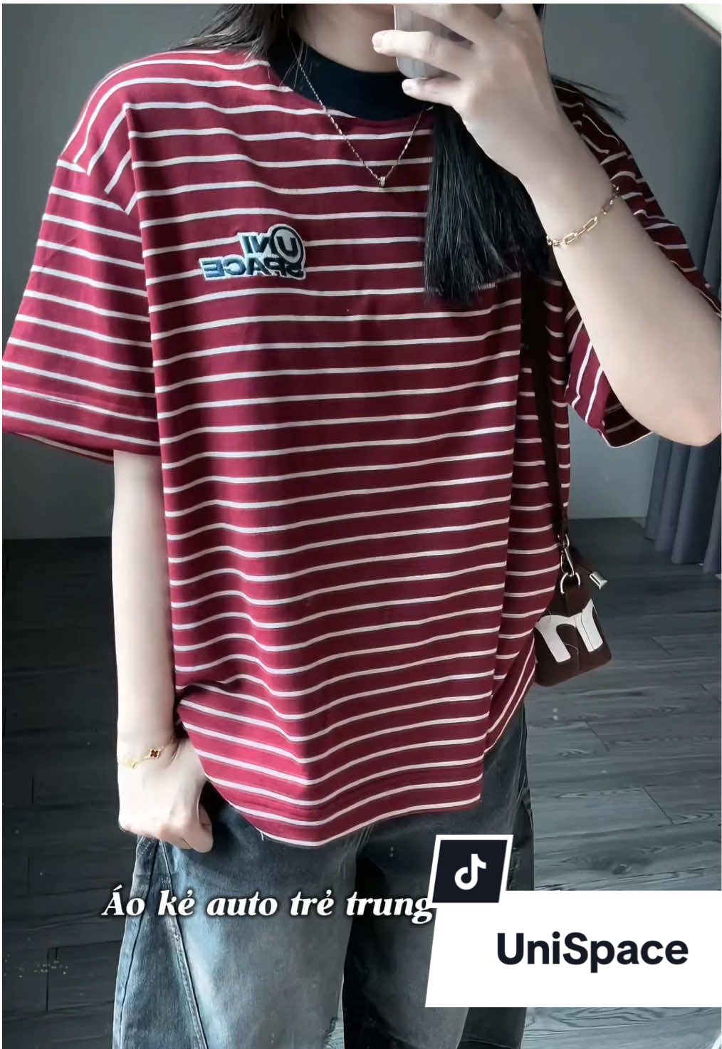 Kẻ đỏ đô này bận sang nha @By Unispace  #review #outfit #viral #aothun #UniSpace 