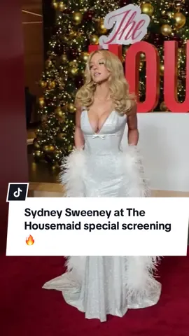 The ultimate bombshell! We can’t take our eyes off #SydneySweeney at the #NewYork screening of #TheHousemaid 🔥 