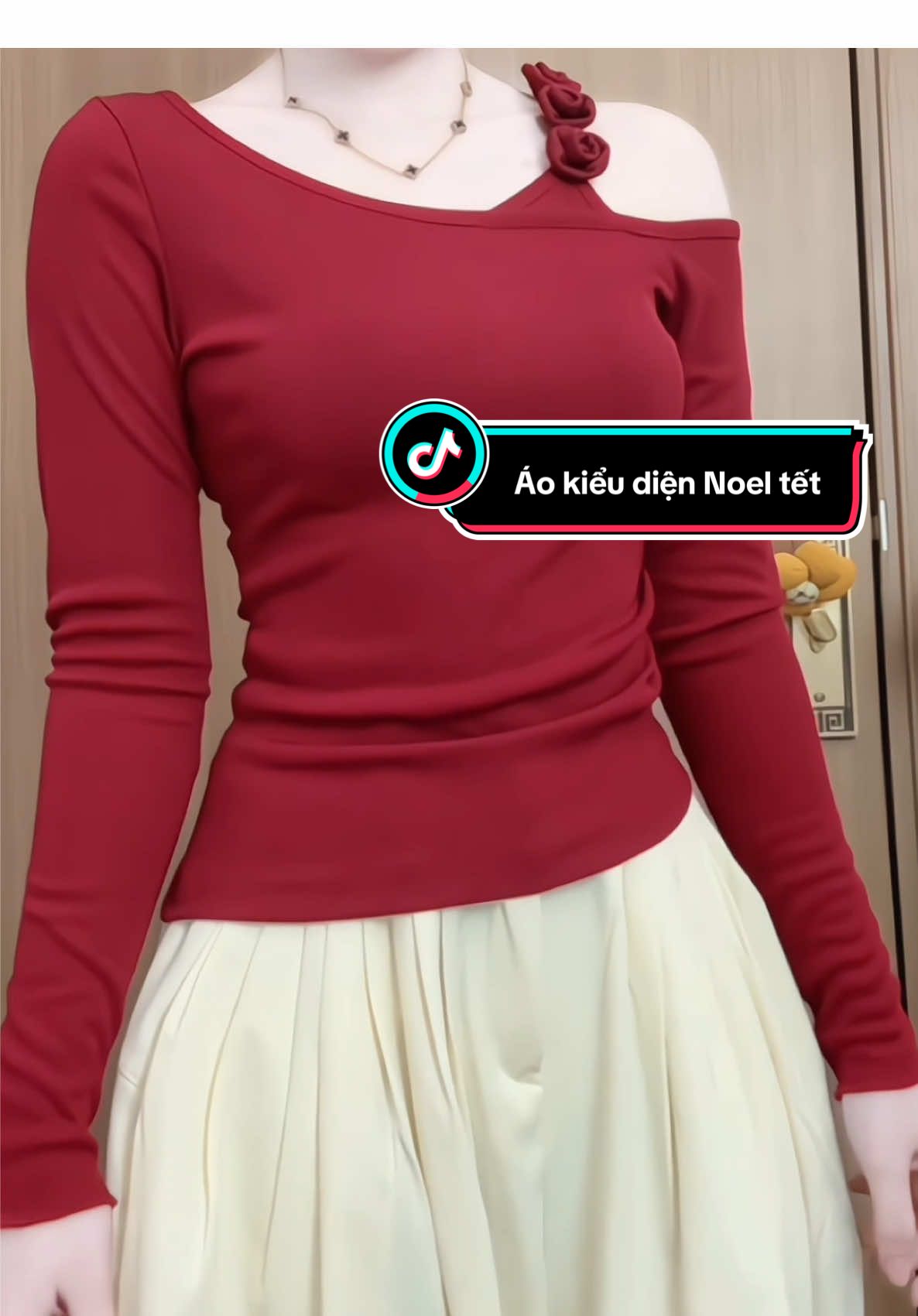 Cái màu đỏ đẹp khó cưỡng 🤩🤩 noel tết diện em này đẹp nhất xóm #thoitrangnu #aokieuxinh #aokieuhottrend #aokieu 