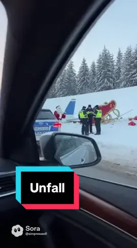 Merkwürdiger Unfall auf der A8 #unfall #autobahn #weihnachten #weihnachtsmann #rehntier 