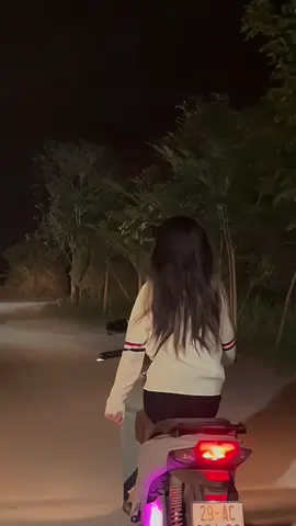 Không chê em nghèo nên xe em đèo=)) #vision #girlpho #chaypho #daopho #xuhuong 