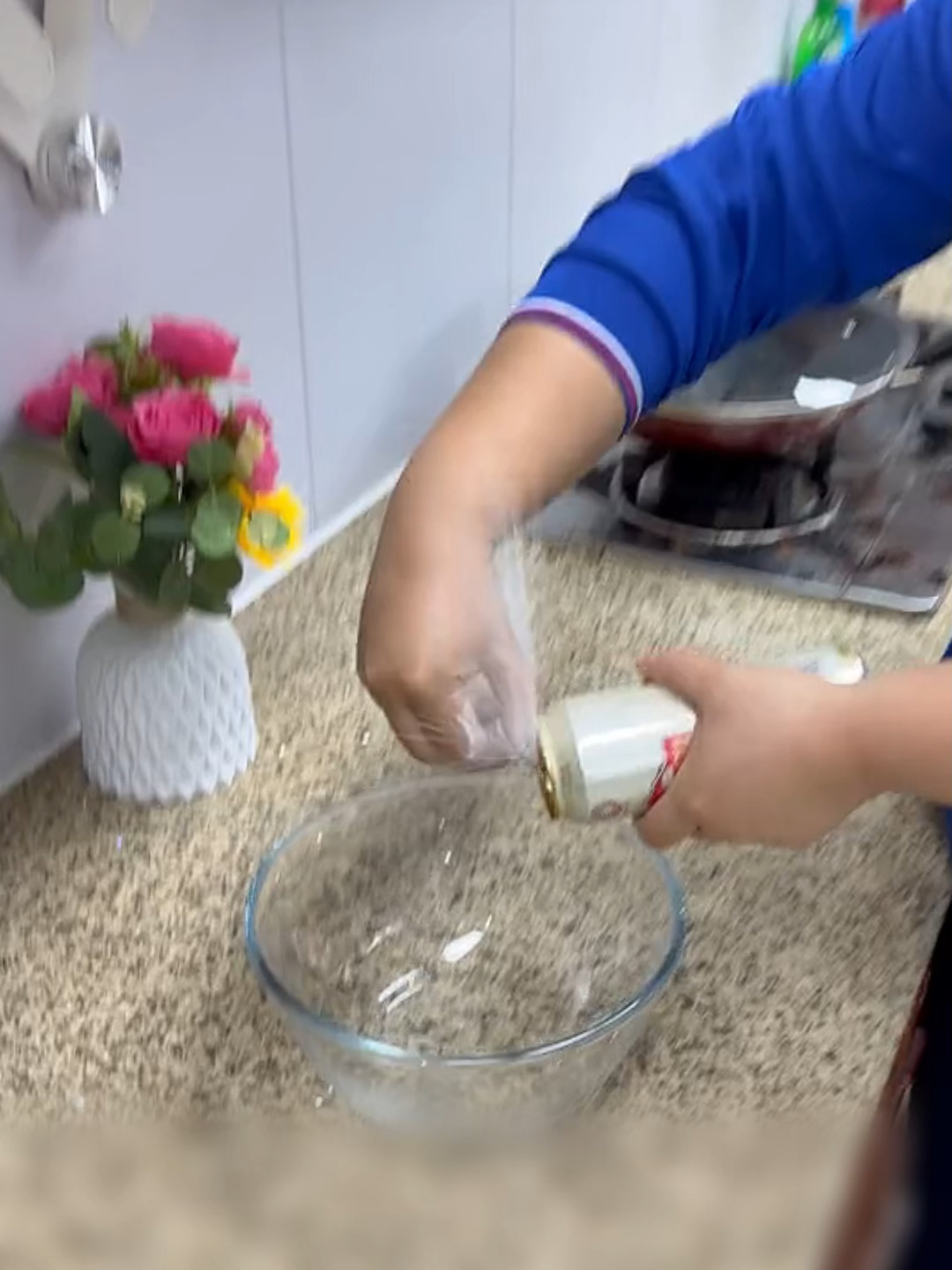 Đừng vội đổ bia thừa đi nhé! Hóa ra bia có thể làm sạch rất nhiều loại vết bẩn trong nhà – đặc biệt hữu ích luôn 😳 Biết sớm thì đỡ tốn bao nhiêu tiền dọn dẹp rồi đó! #meonho #MẹoVặtGiaĐình #MẹoVặtCuộcSống #MẹoHayMỗiNgày #meovatgiadinh #xuhuong #meohay #trending #mẹovặt #MeoVatGiaDinh #viral #HackCuocSong #CleanTok #TẩyVếtBẩn #làmSạchGiày #GiatQuanAoCu #MeoVatNhaBep #BienCuThanhMoi