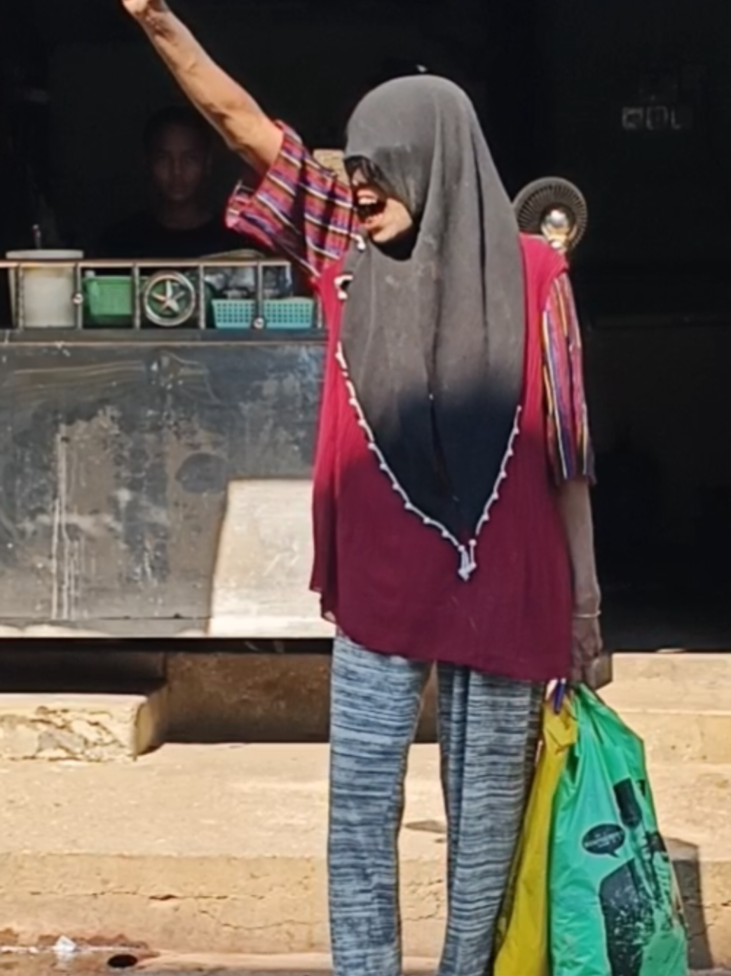 သူ့လောက်ဘယ်သူဆိုတက်လဲ😏 #shorts 