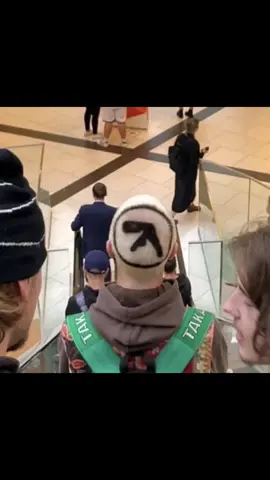 Ascending. #aphextwin #xtal 