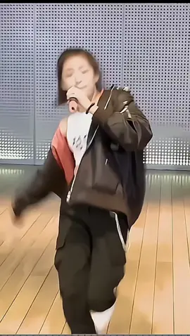 yeaah ahyeon 🤘🏻🦋 #AHYEON #BABYMONSTER #아현 #jungahyeon #ahyeonbabymonster 