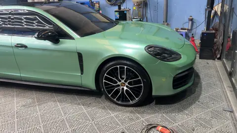 Wrap Porsche Panamera 4 Antique Green 