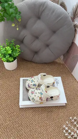 Dép sục Nesty hoạ tiết  #depsuc #depnesty #depxinh #nesty #tiemgiaycuanang 