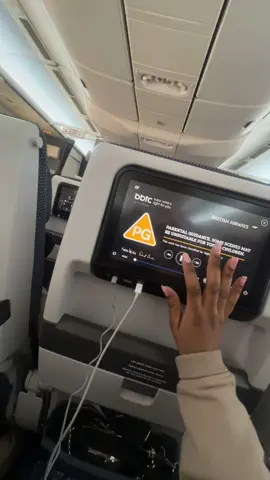 The only way to do it 🤣 #girlstrip #vacation #flight #airport #fyp 