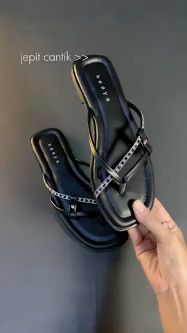 #fyp #sendalwanita #sendaljepit #sendalteplek #flatshoes 
