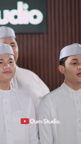 Harmoni suara yang menyejukkan jiwa dari Nau, Raihan, Dimas, dan Bilal. Siapa yang paling kamu suka suaranya di penampilan ini?  #habibiyamuhammad #oumstudio #sholawat #fyp 