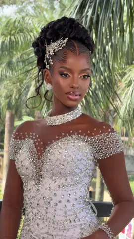 Our beautiful bride today ❣️😍😘@cathybeapowerz  Make up @Lashglo33  Hair @CharmHairsug.7 