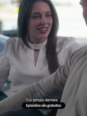 Ri e chorei a noite toda assistindo a isso com meus amigos. Melhor experiência de todas!