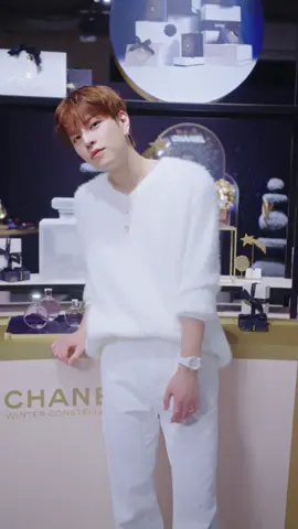 シャネルのホリデーアイテムを橋本愛さん、宮沢氷魚さん、ちゃんみなさん、スンミンさんが紹介。#PR 