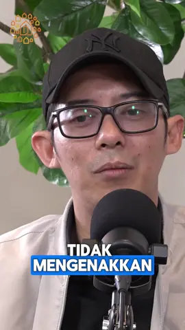 Cerita Ust. Handy Bonny tentang bagaimana hidup berubah saat akhirnya mengenal Allah. Tentang mencintai bukan karena rupa, bukan karena sikap… tapi karena Tuhan yang menitipkan semuanya. Seperti apa makna cinta yang membuat hidup terasa benar-benar “cukup”? Tonton ceritanya di channel YouTube @danielmanantanetwork #DanielManantaNetwork #DanielTetanggaKamu 