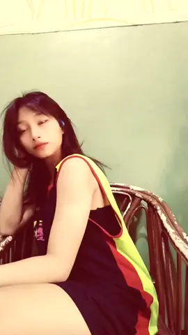 This contact lenses is driving me crazy.