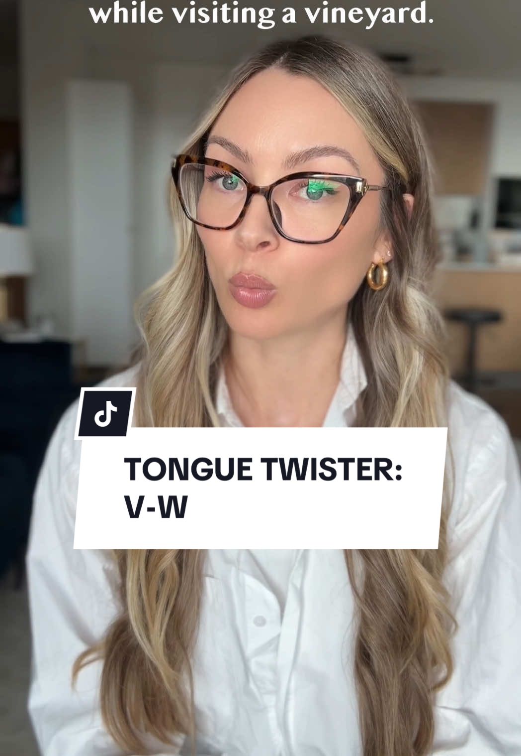 Tongue twister: Valerie wore warm wool 🍇  #english #tonguetwister 