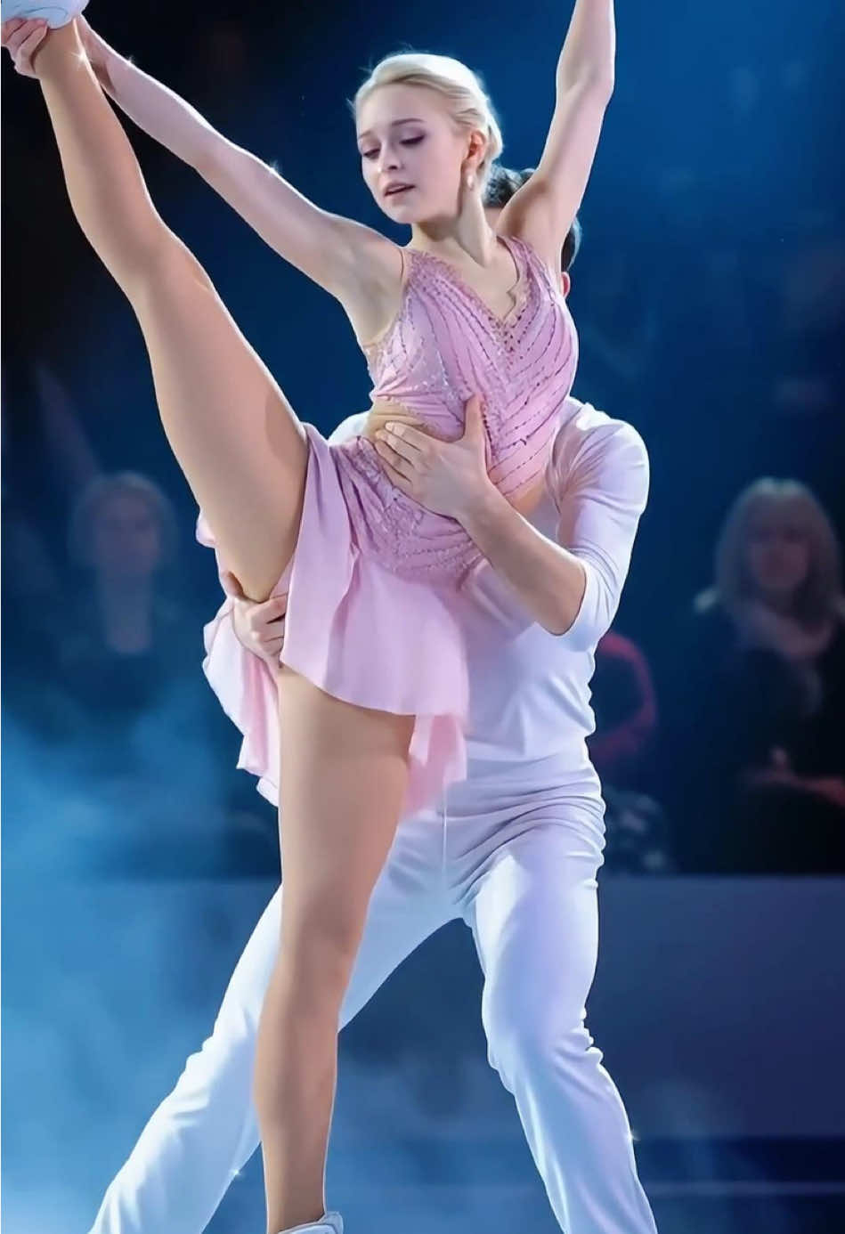 This is the most wonderful double figure skating I have ever seen.#IceSkating #pairskating #amazing #usa #fyp 