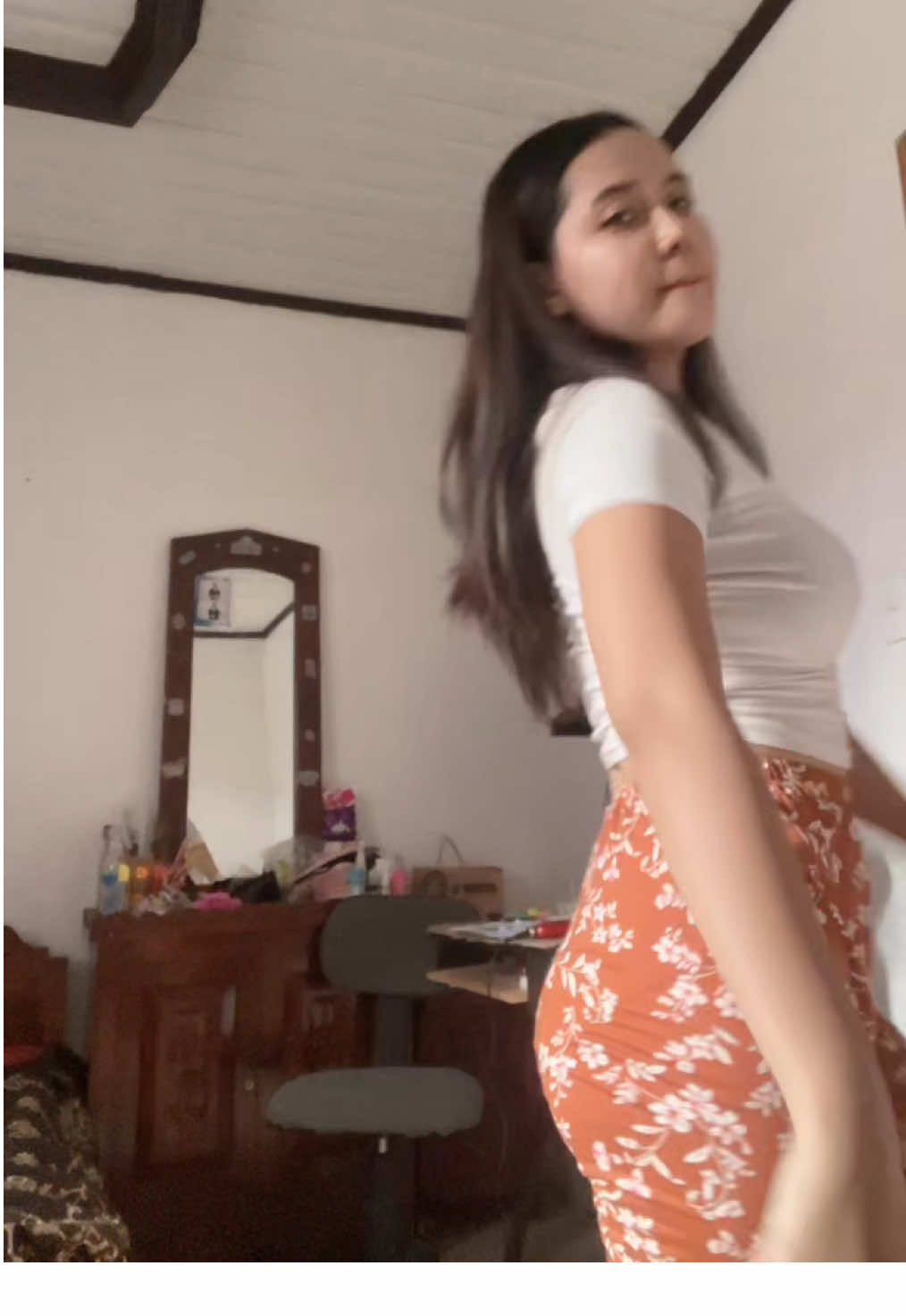 marunong naman pala sumayaw, di lang marunong mahiya